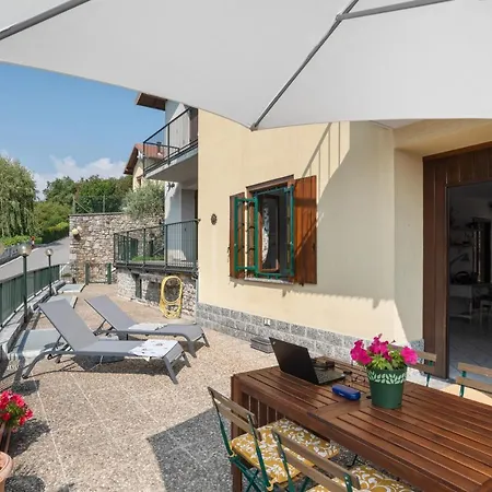 Daire Sunny With Terrace! Close To Varenna!